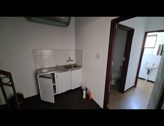 INDUSTRIAL PROPERTY TO RENT IN HALFWAY HOUSE